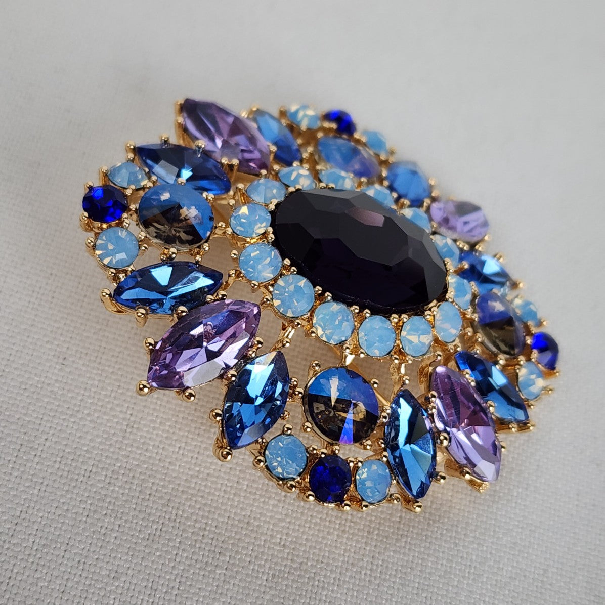 Vintage Avon Secret Garden Blue & Purple Crystal Brooch