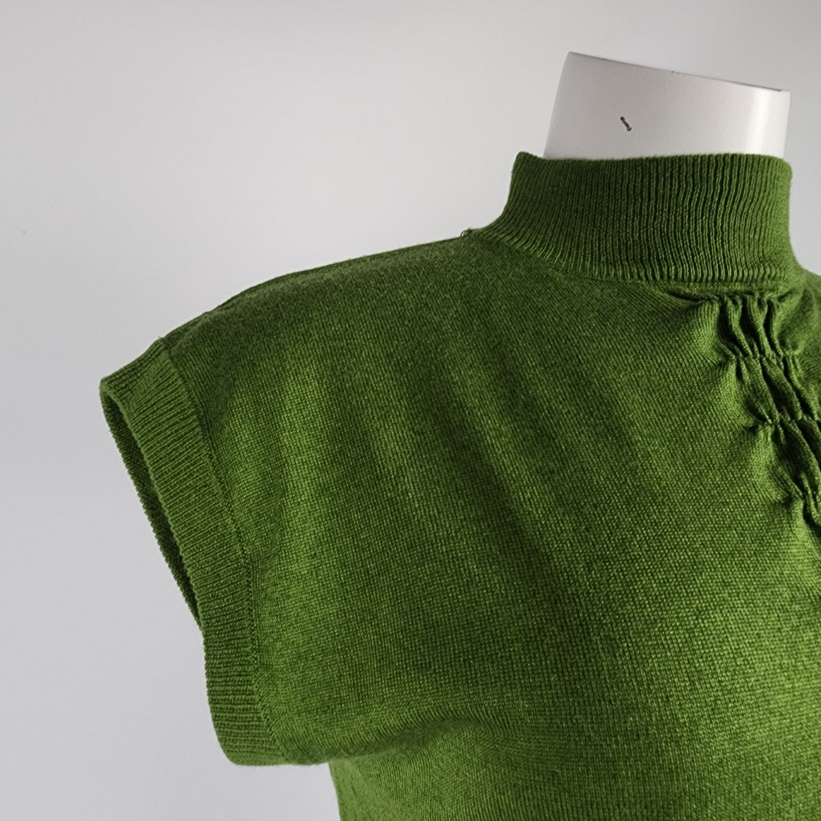 Votre Nom Collection Green Silk Cashmere Short Sleeve Knit Sweater Size M/L