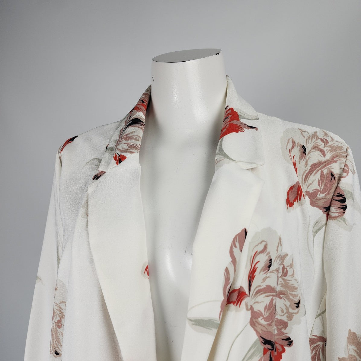 Dynamite Cream Floral Boyfriend Blazer