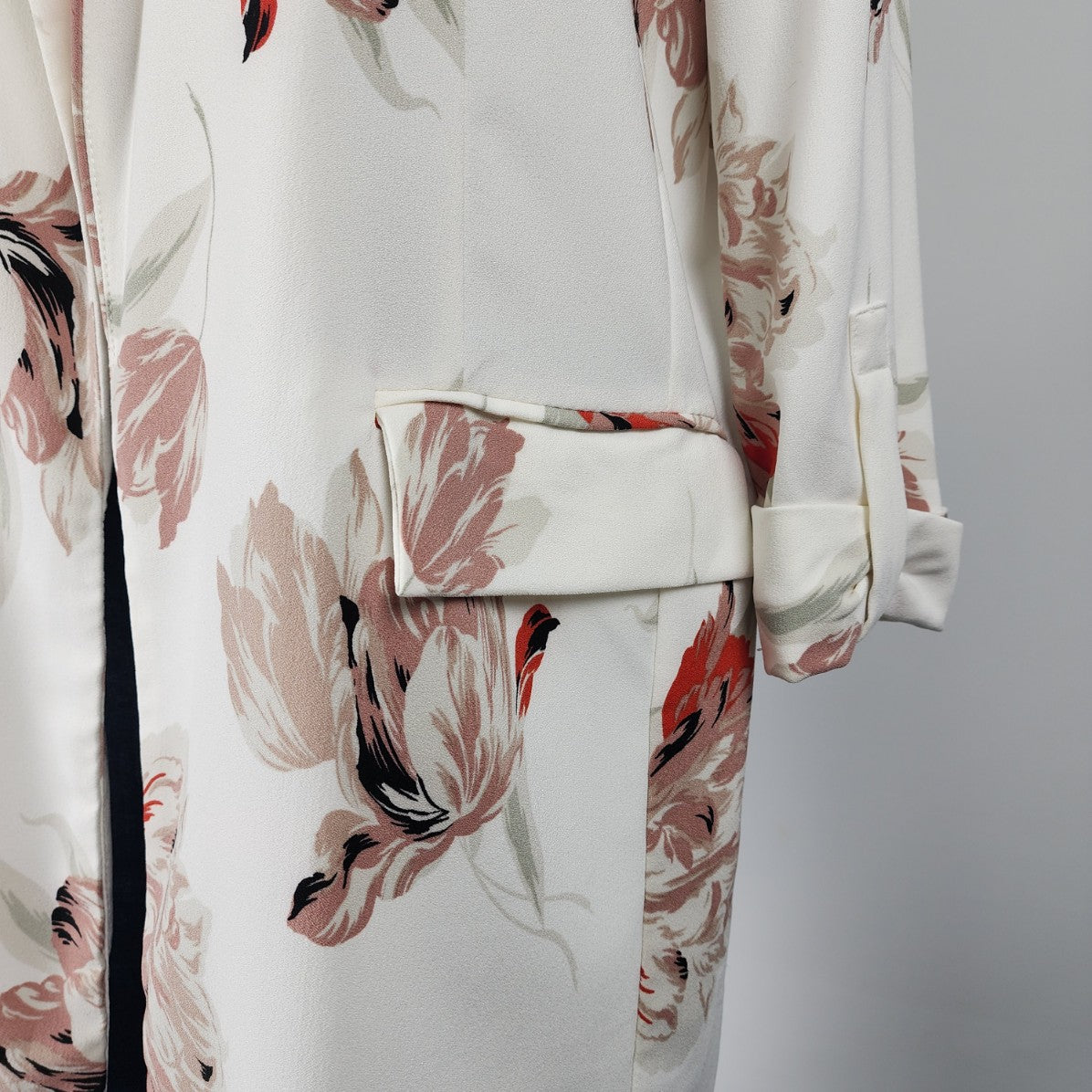 Dynamite Cream Floral Boyfriend Blazer