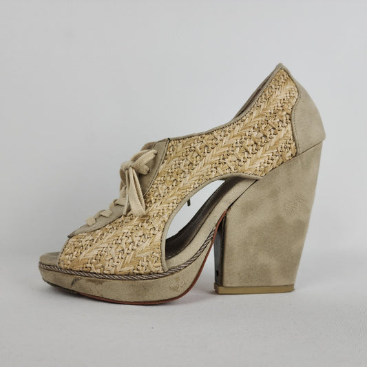 Feud Britannia Beige Woven Wedges Heels Size 6.5