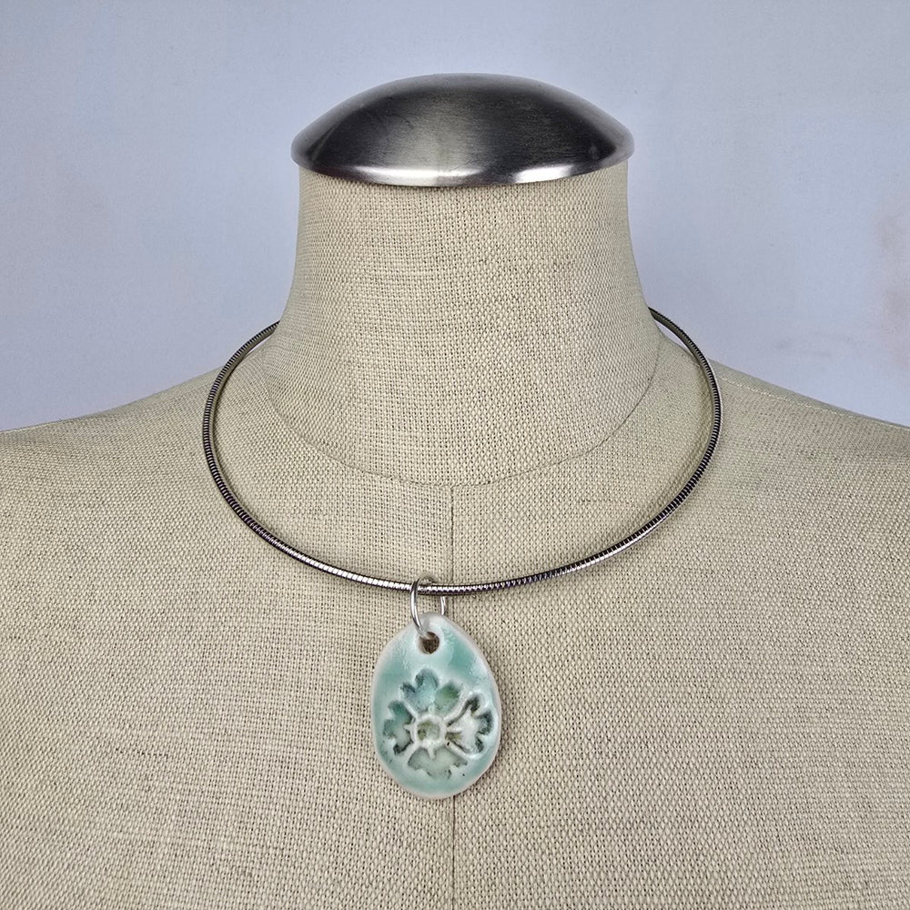Green Floral Ceramic Pendant Collar Necklace