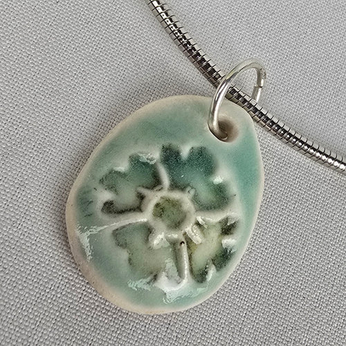 Green Floral Ceramic Pendant Collar Necklace