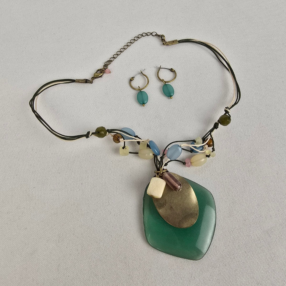 Vintage Avon Green Pendant Beaded Necklace & Earring Set