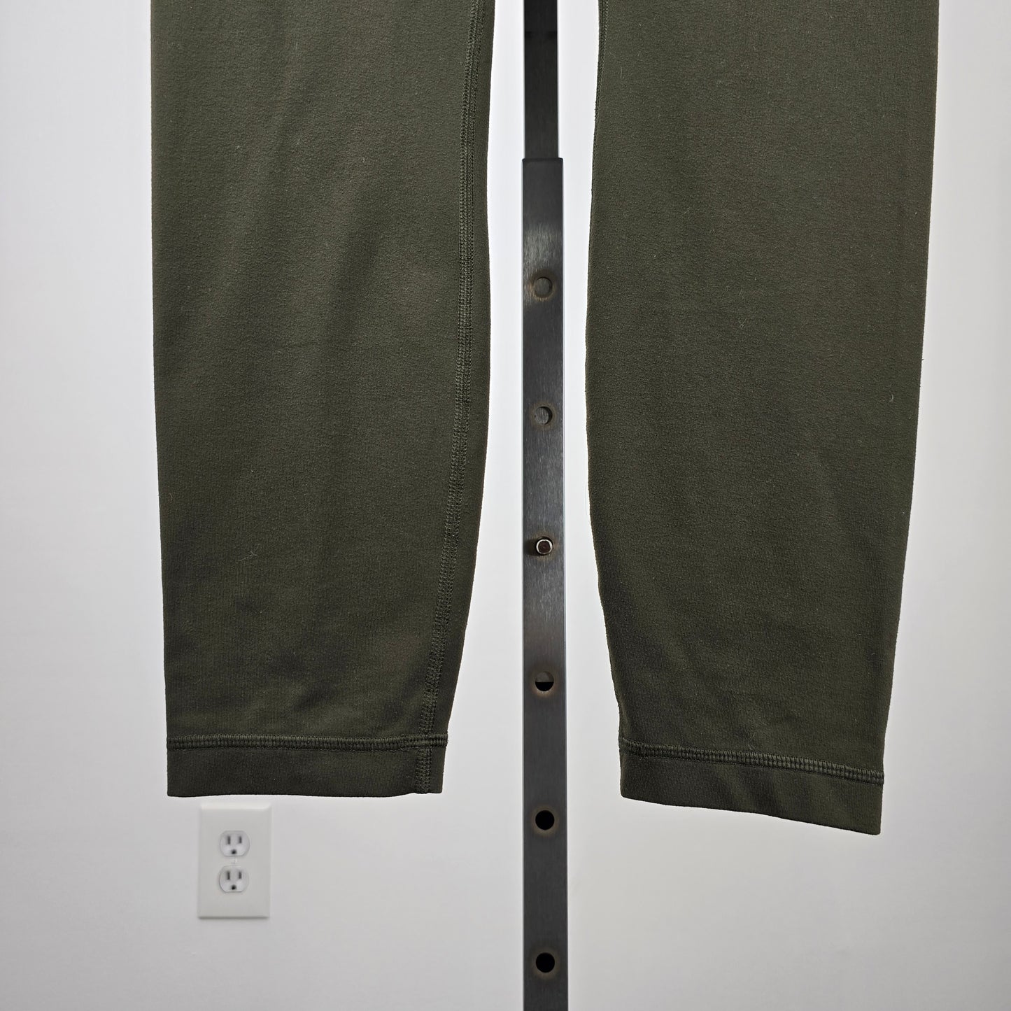 Lululemon Grey Wunder Under High Rise Crop Size S/M