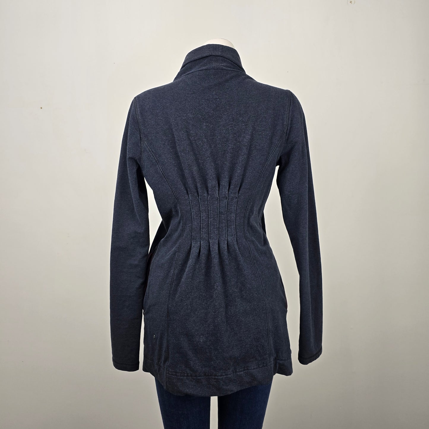 Lululemon Dark Grey Restore Wrap Size 6