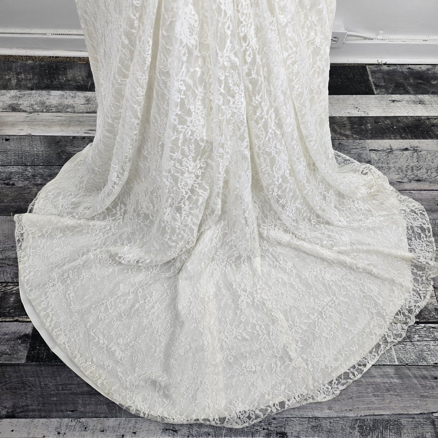 White Lace Beaded Corset Back Wedding Gown Size M/L