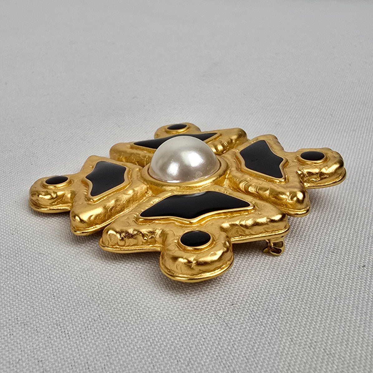 Vintage Anne Klein Maltese Cross Black Enamel And Pearl Brooch