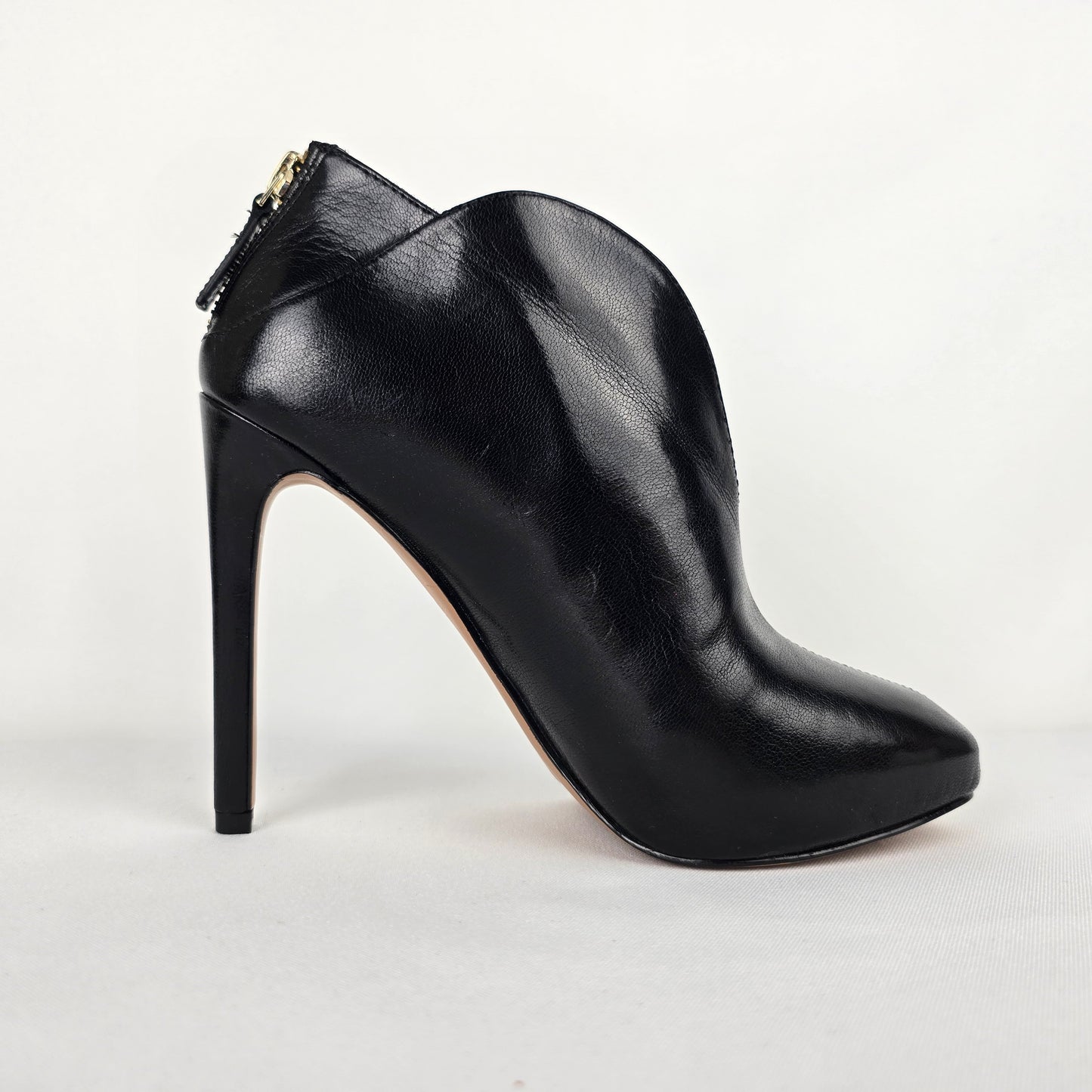 Nine West Black Leather Heeled Booties Size 5.5