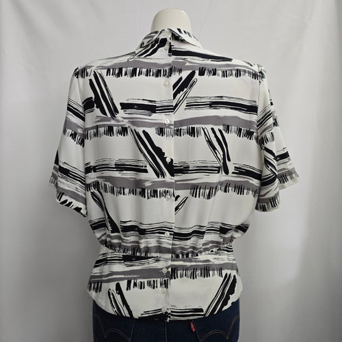 Vintage Maurzia White Stripped Pleated Button Back Blouse Size M/L