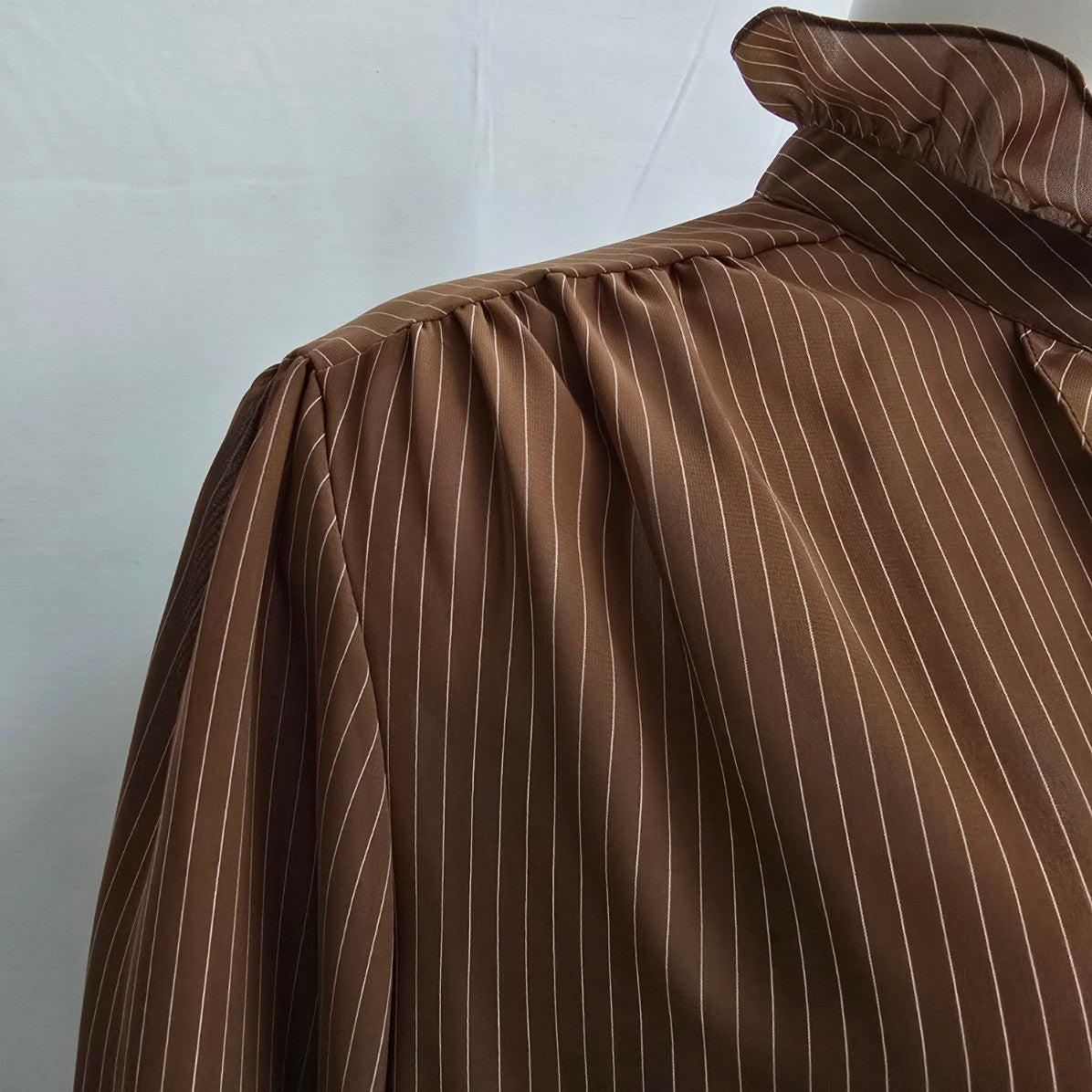 Vintage Style Rite Brown Pin Stripe Ruffle Collar Button Up Blouse Size L/XL