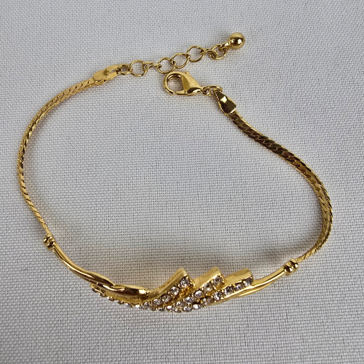 Vintage Avon Gold Tone Rhinestone Bracelet