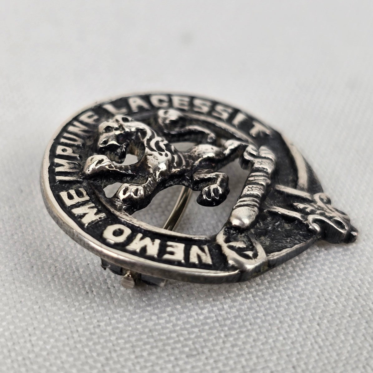 Vintage Sterling Silver Scottish Clan Badge Brooch Nemo Me Impune Lacesset