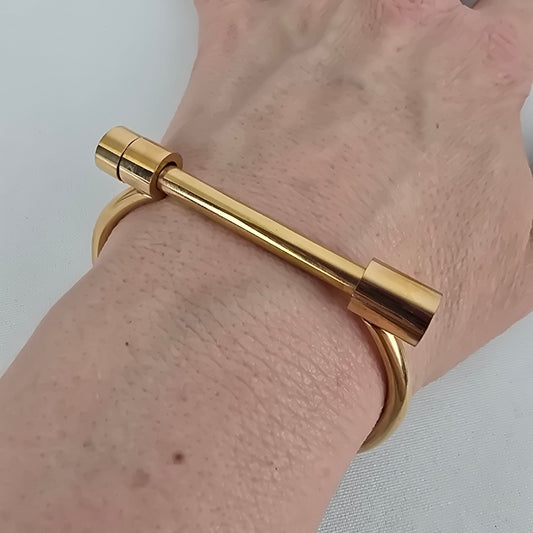 Gold Tone D Shape Screw Bangle Bracelet