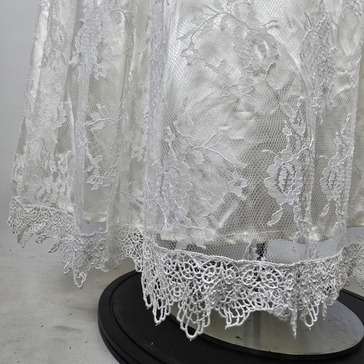 Vintage White Lace Off The Shoulder Wedding Gown Size 5/6
