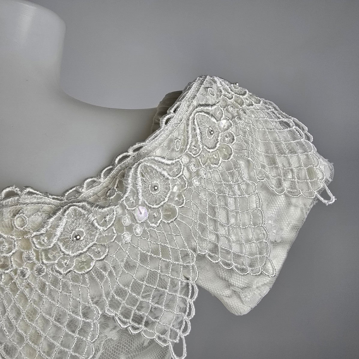 Vintage White Lace Off The Shoulder Wedding Gown Size 5/6
