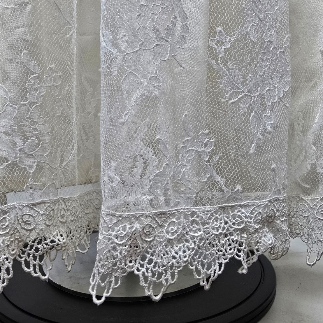 Vintage White Lace Off The Shoulder Wedding Gown Size 5/6