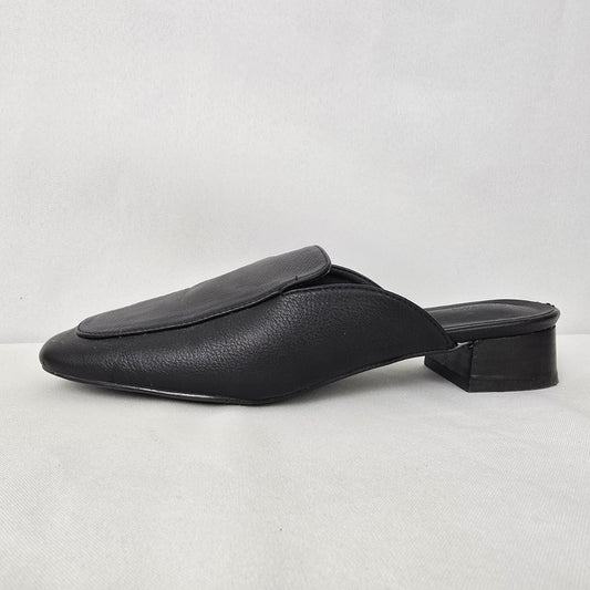 Oak + Fort Black Leather Mule Flats Shoes Size 7