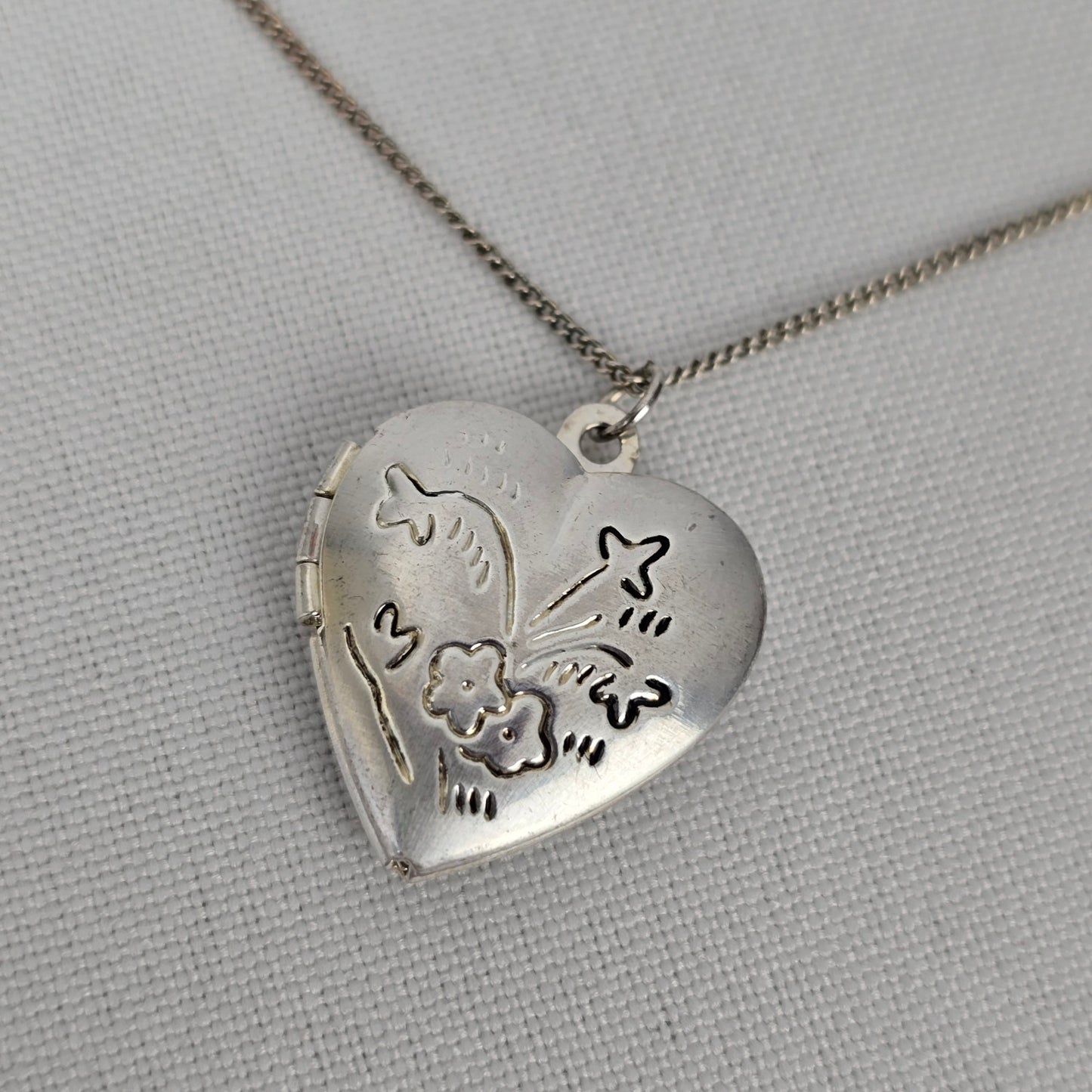 Vintage Silver Tone Floral Etched Heart Pendant Necklace