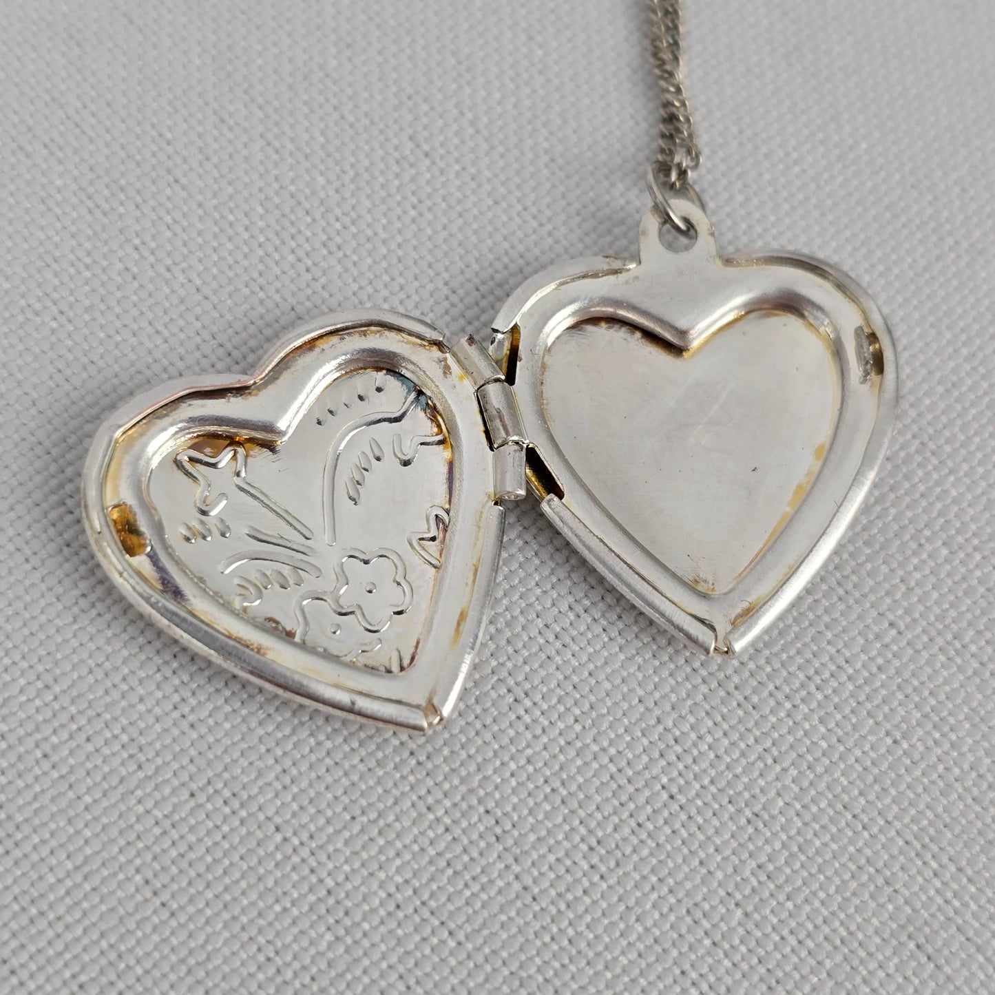 Vintage Silver Tone Floral Etched Heart Pendant Necklace