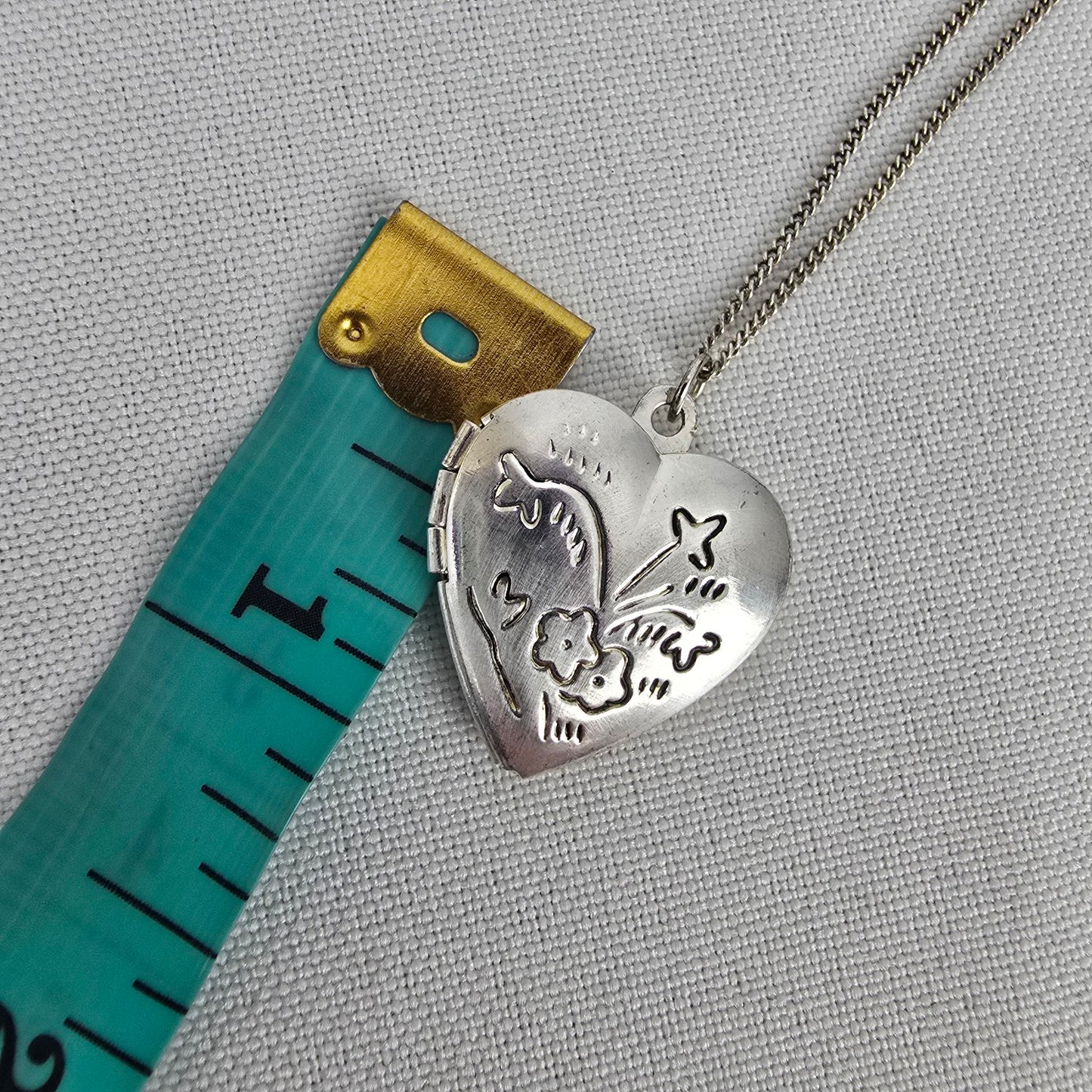 Vintage Silver Tone Floral Etched Heart Pendant Necklace