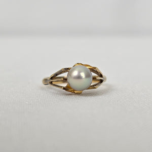 Vintage 14KGE Faux Pearl Ring Size 4.5