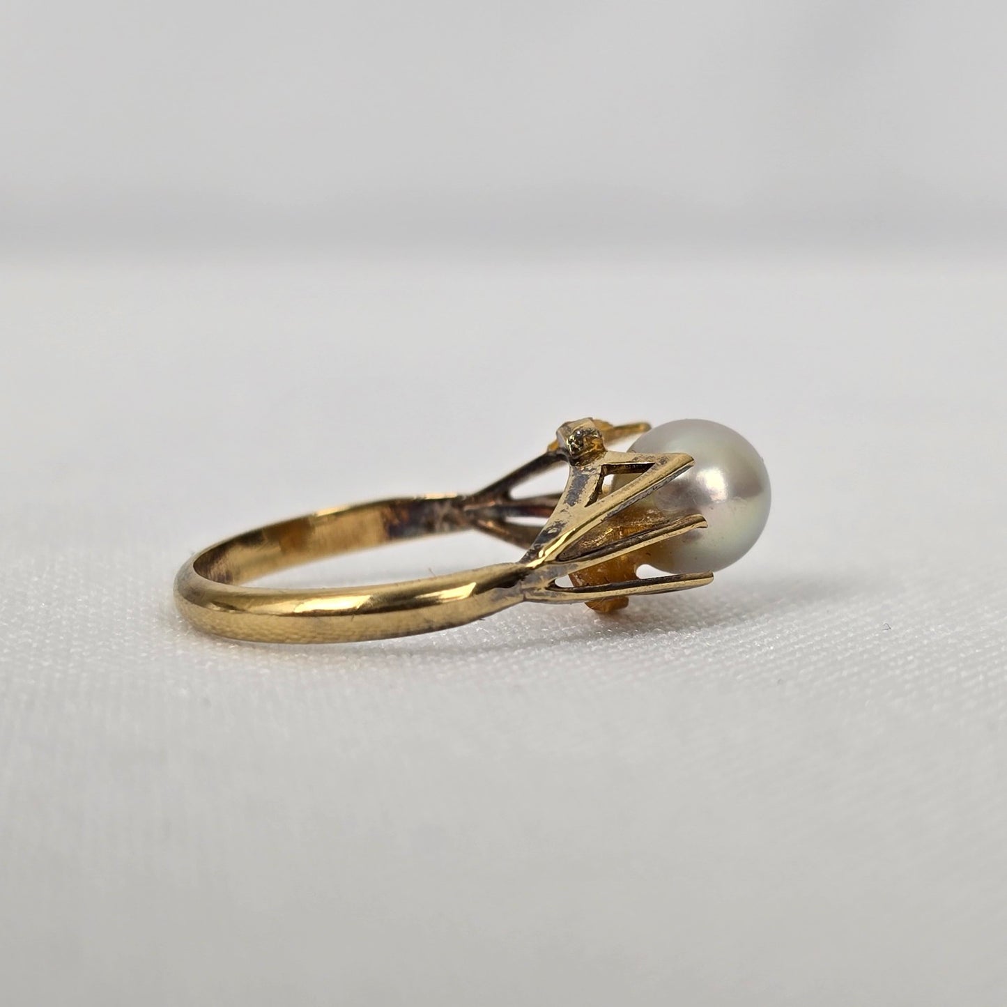 Vintage 14KGE Faux Pearl Ring Size 4.5