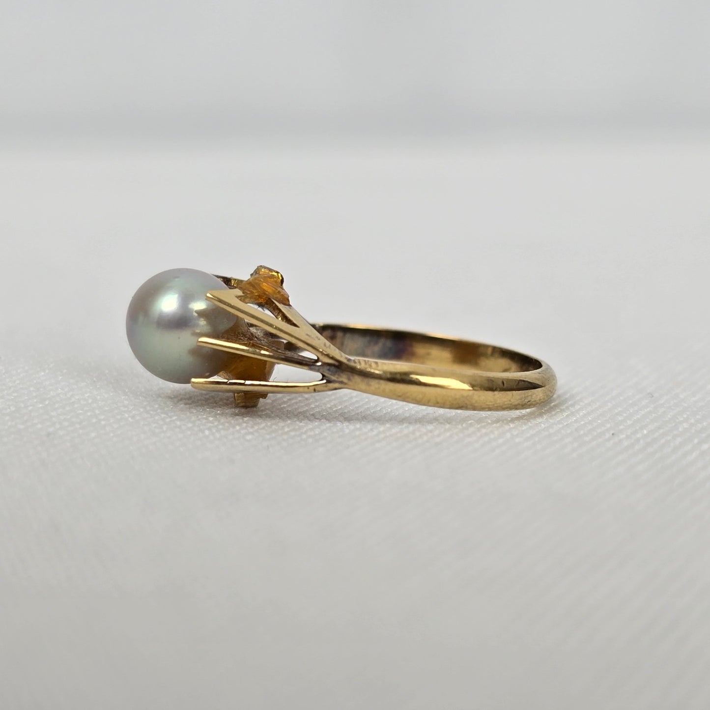 Vintage 14KGE Faux Pearl Ring Size 4.5