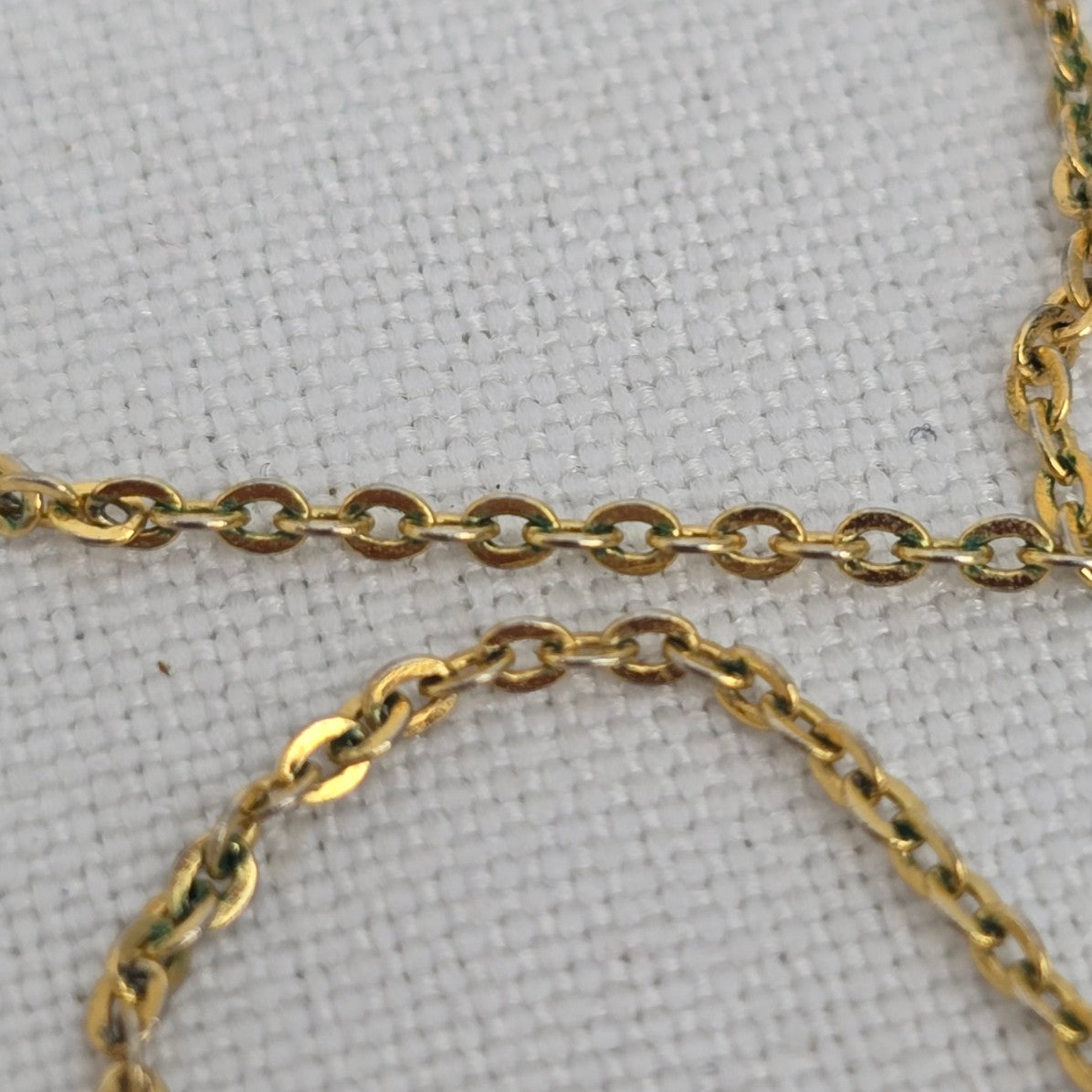 Vintage Gold Tone Embroidered Flower Cameo Pendant Necklace