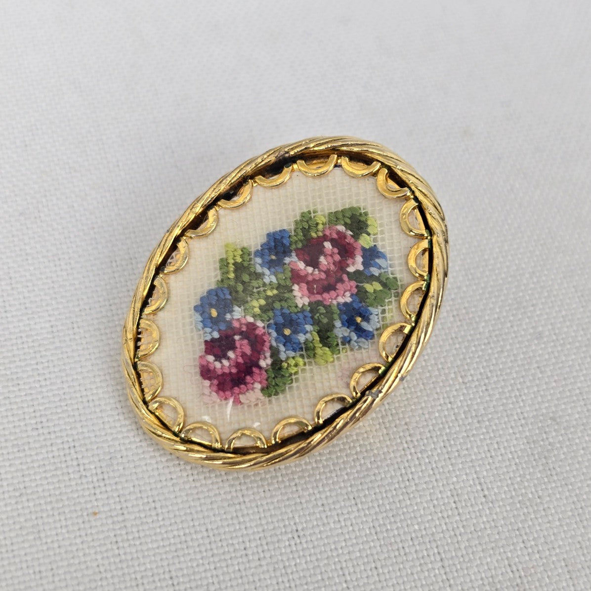 Vintage Gold Tone Embroidered Flower Cameo Brooch
