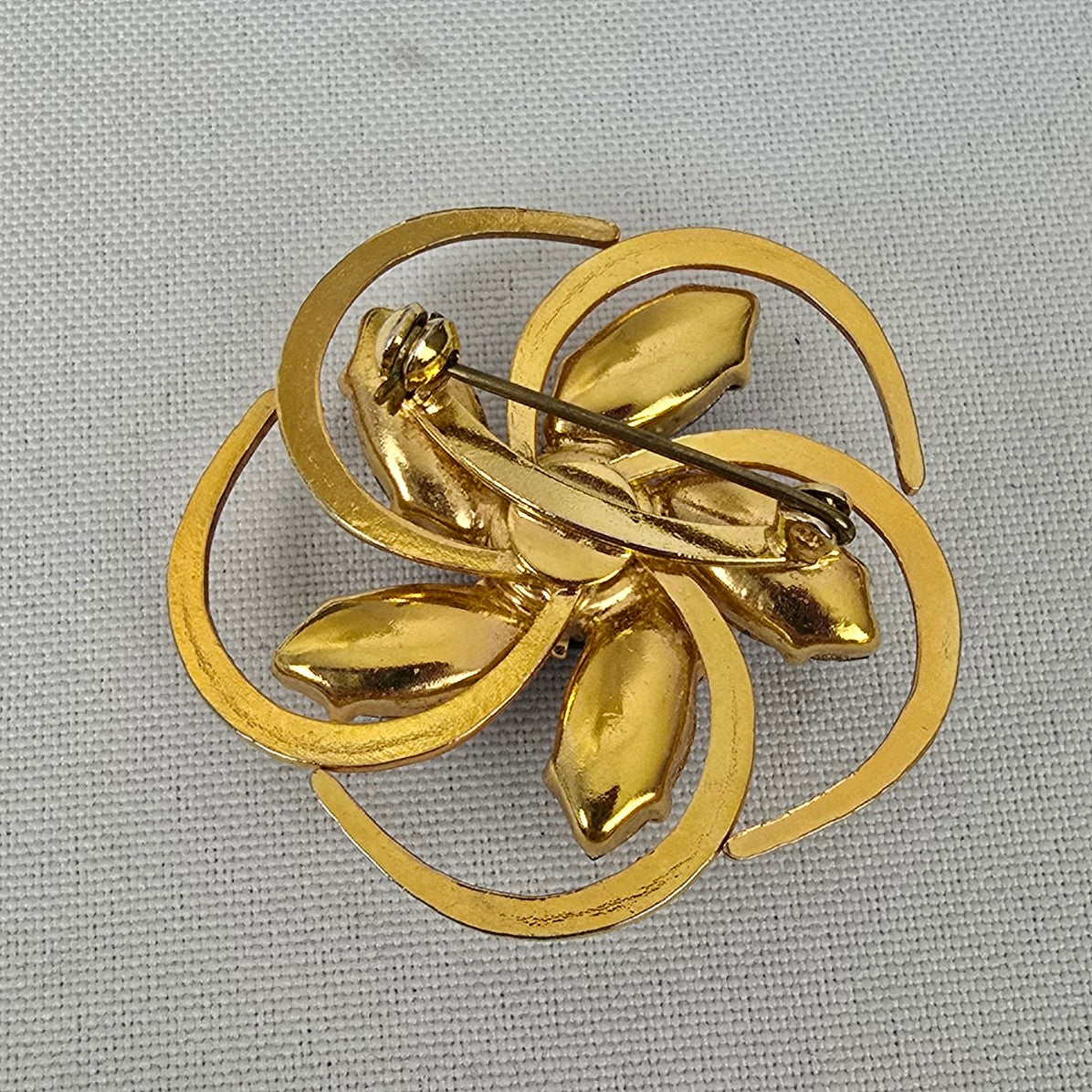 Vintage Gold Tone Blue Crystal Brooch