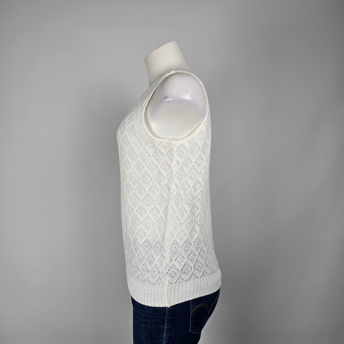 Vintage White Knit Sleeveless Sweater Top Size M