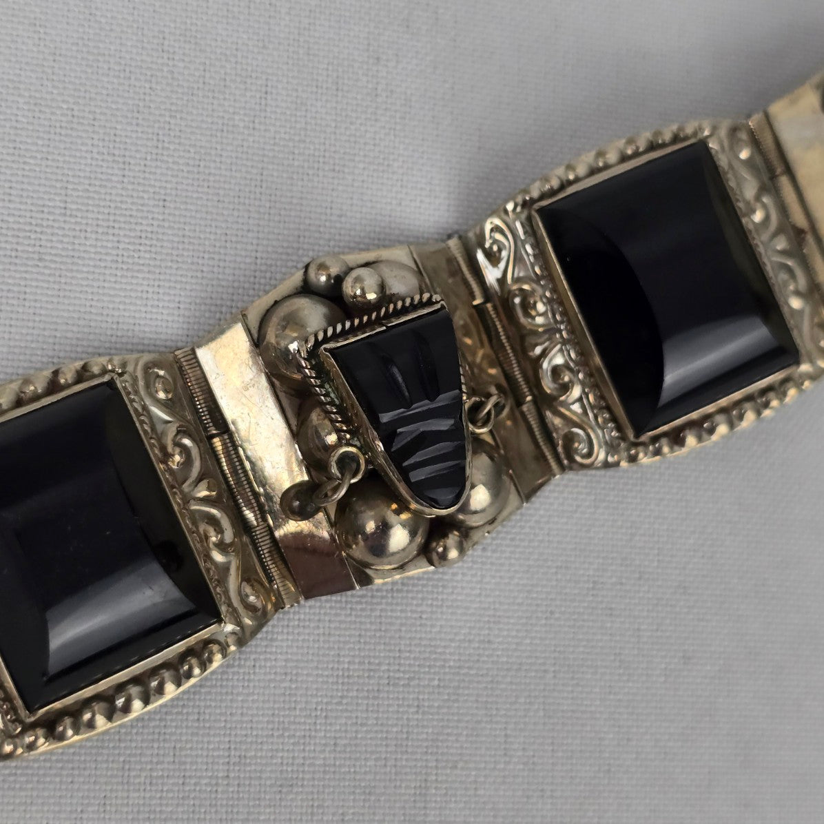 Vintage Taxco 925 Onyx Carved Silver Link Bracelet