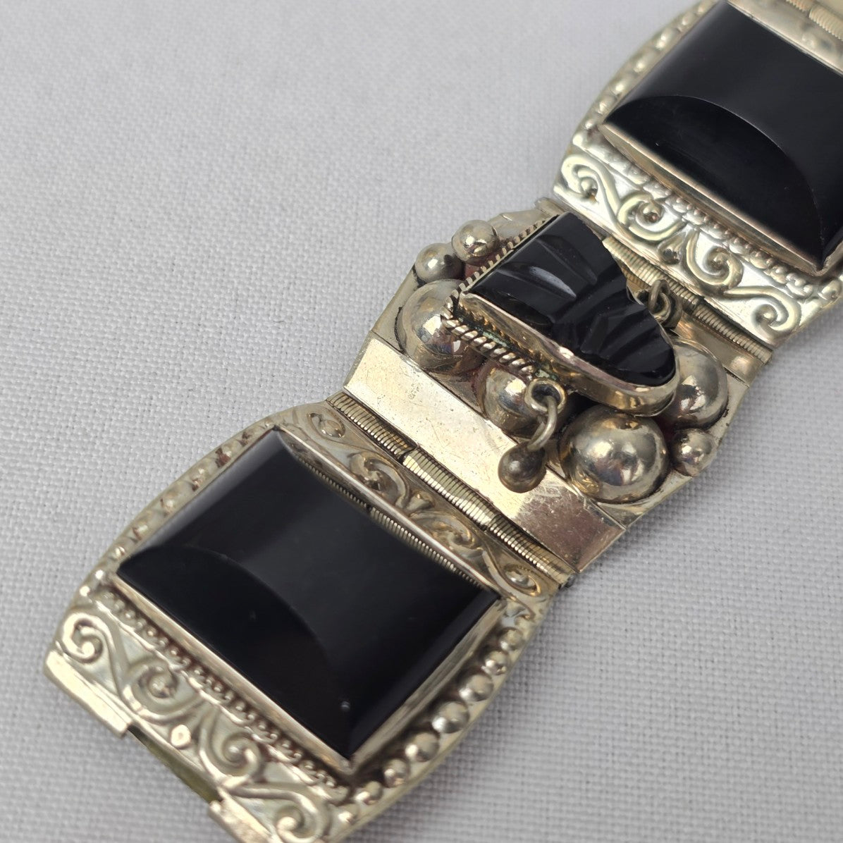 Vintage Taxco 925 Onyx Carved Silver Link Bracelet