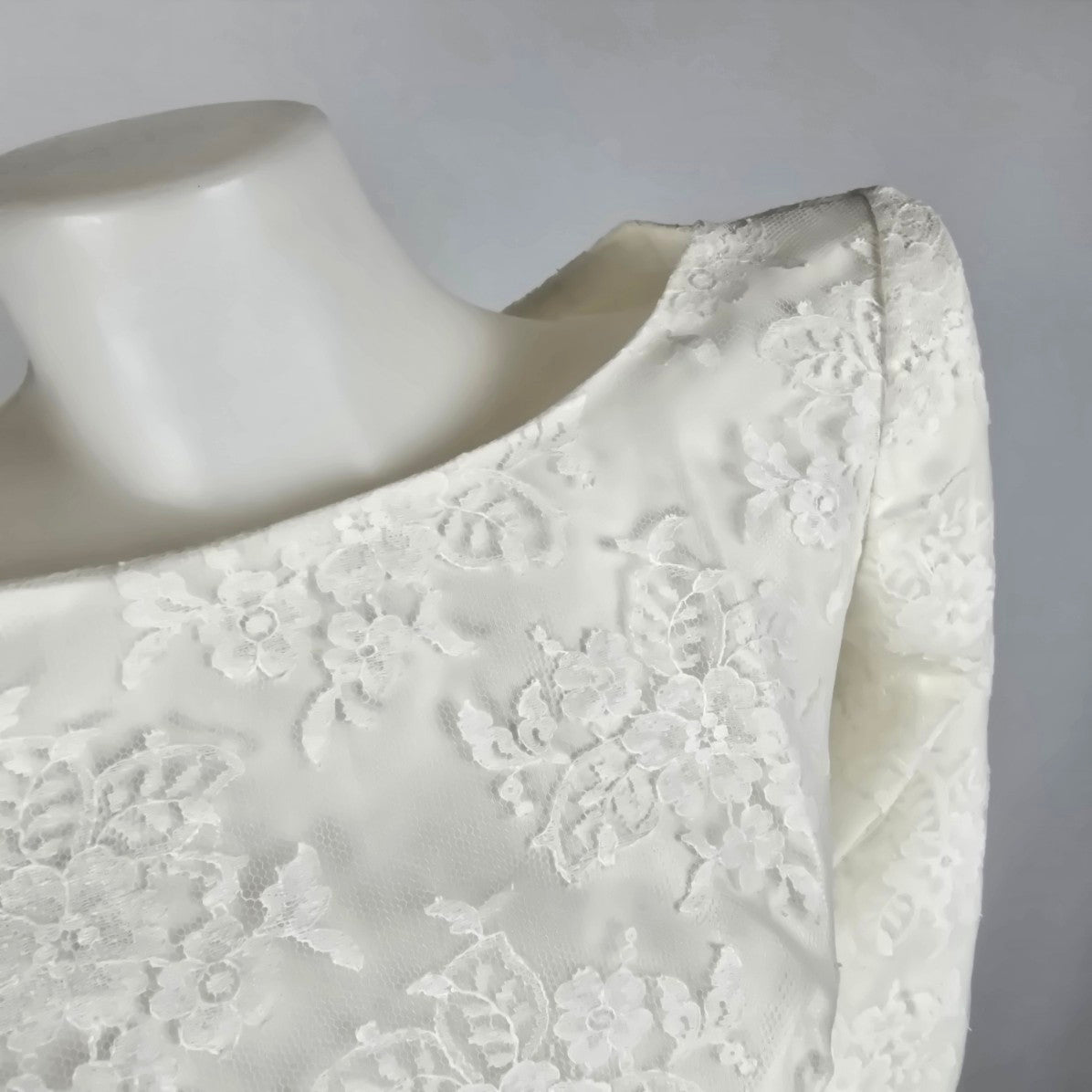 Vintage White Lace Detail Boat Neck Wedding Dress Size XS