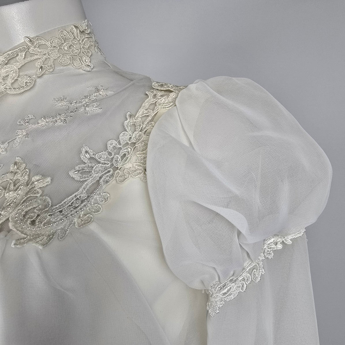 Vintage White Lace Puff Sleeve High Neck Wedding Dress Size XS