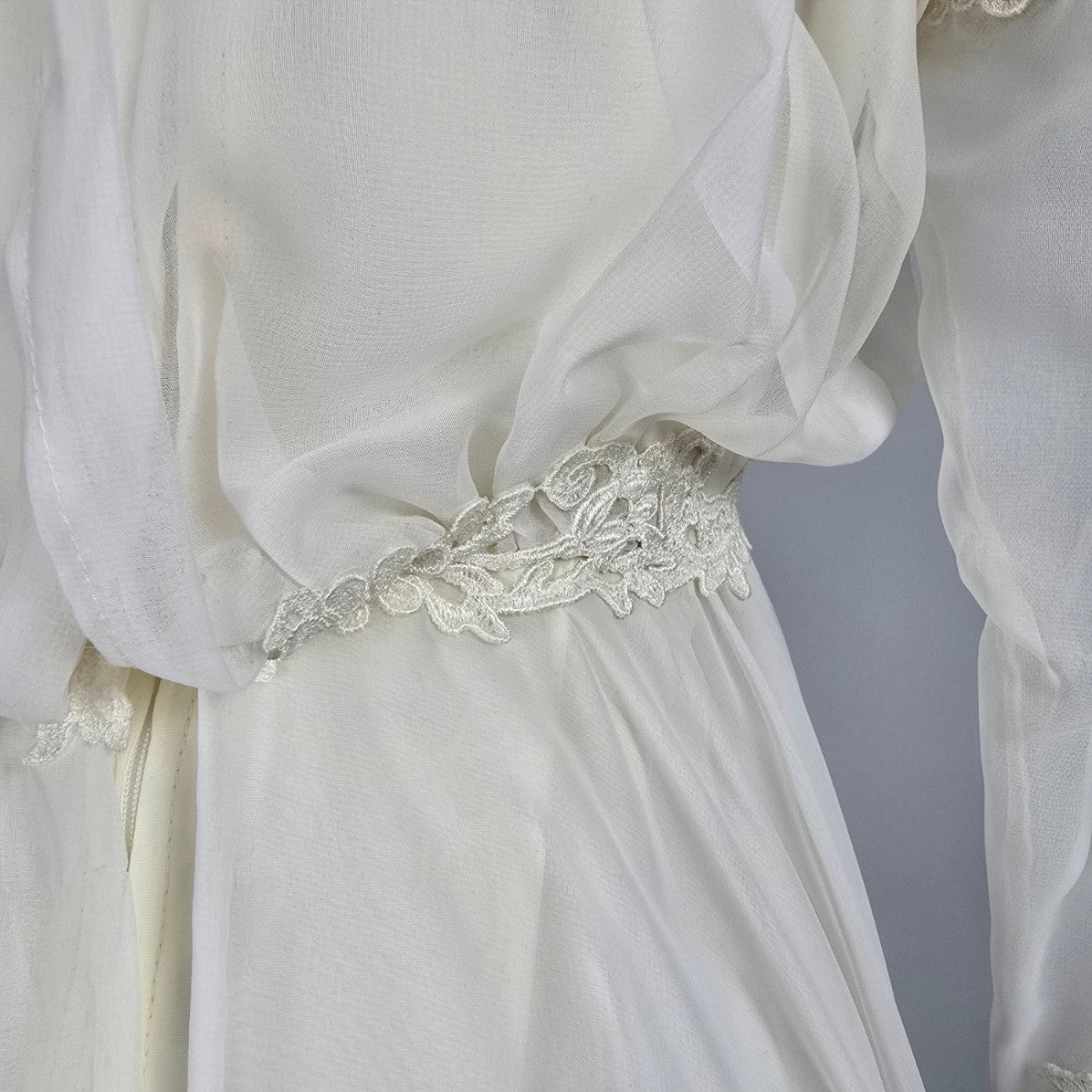 Vintage White Lace Puff Sleeve High Neck Wedding Dress Size XS