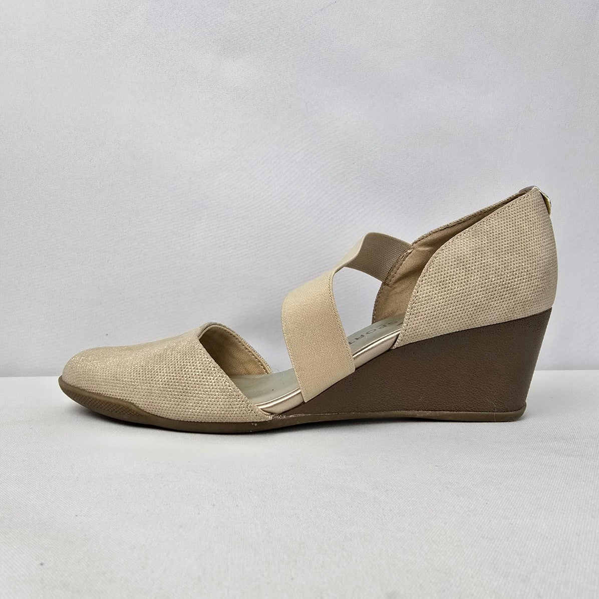 Anne Klein Cream Strappy Wedge Shoes Size 8.5