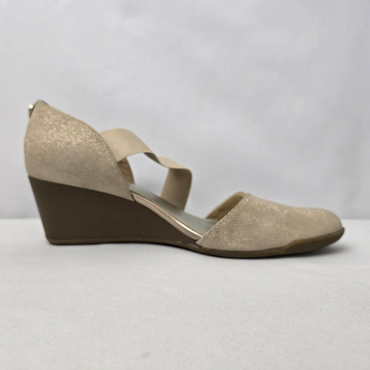 Anne Klein Cream Strappy Wedge Shoes Size 8.5