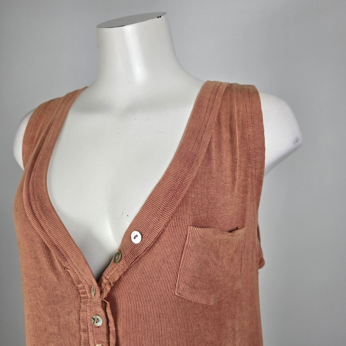 Pol Pink V Neck Button Detail Sleeveless Top Size L