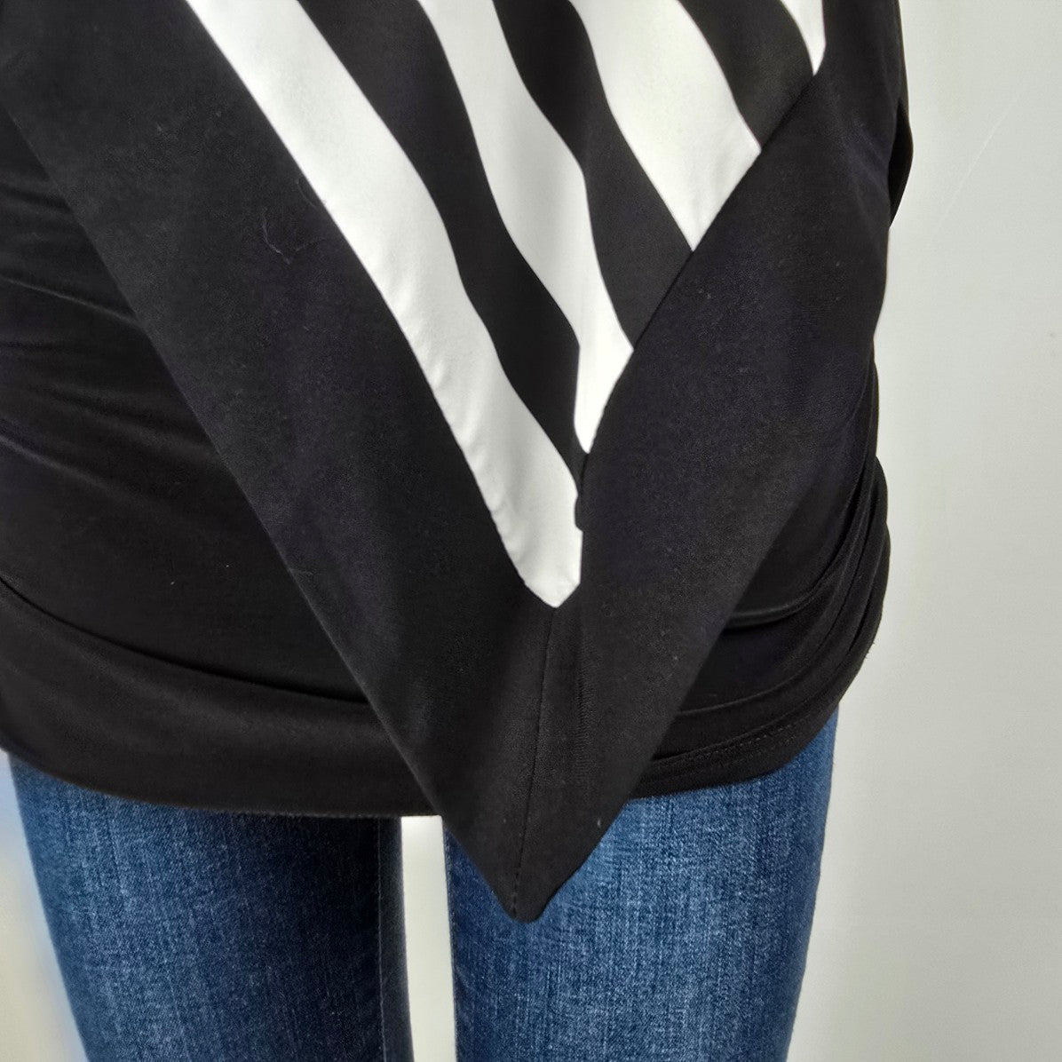 Joseph Ribkoff Black & White Asymmetrical Overly Top Size 12