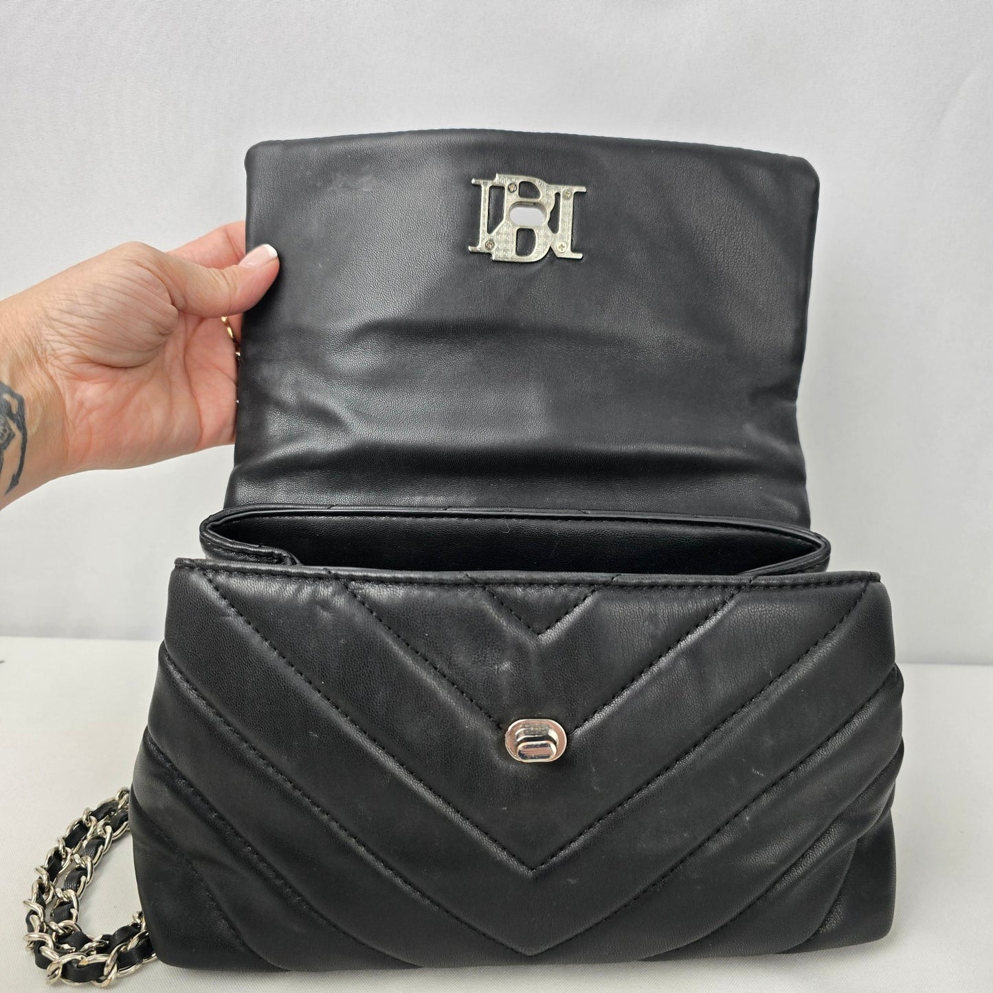 Badgley Mischka Black Quilted Shoulder Purse