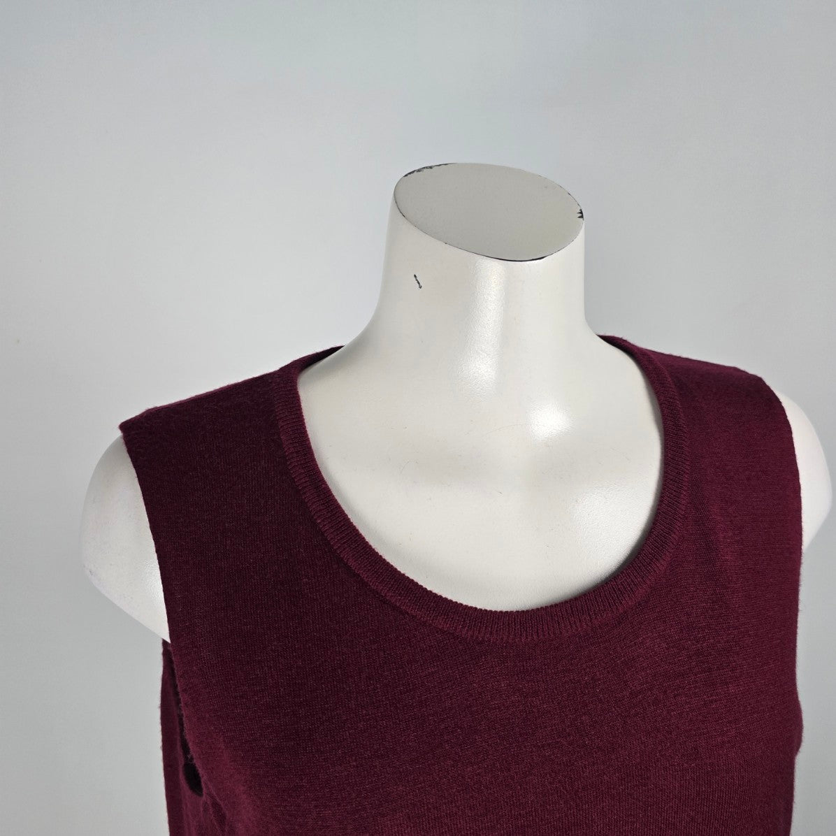 Melanie Lyne Burgundy Sleeveless Knit Top Size L