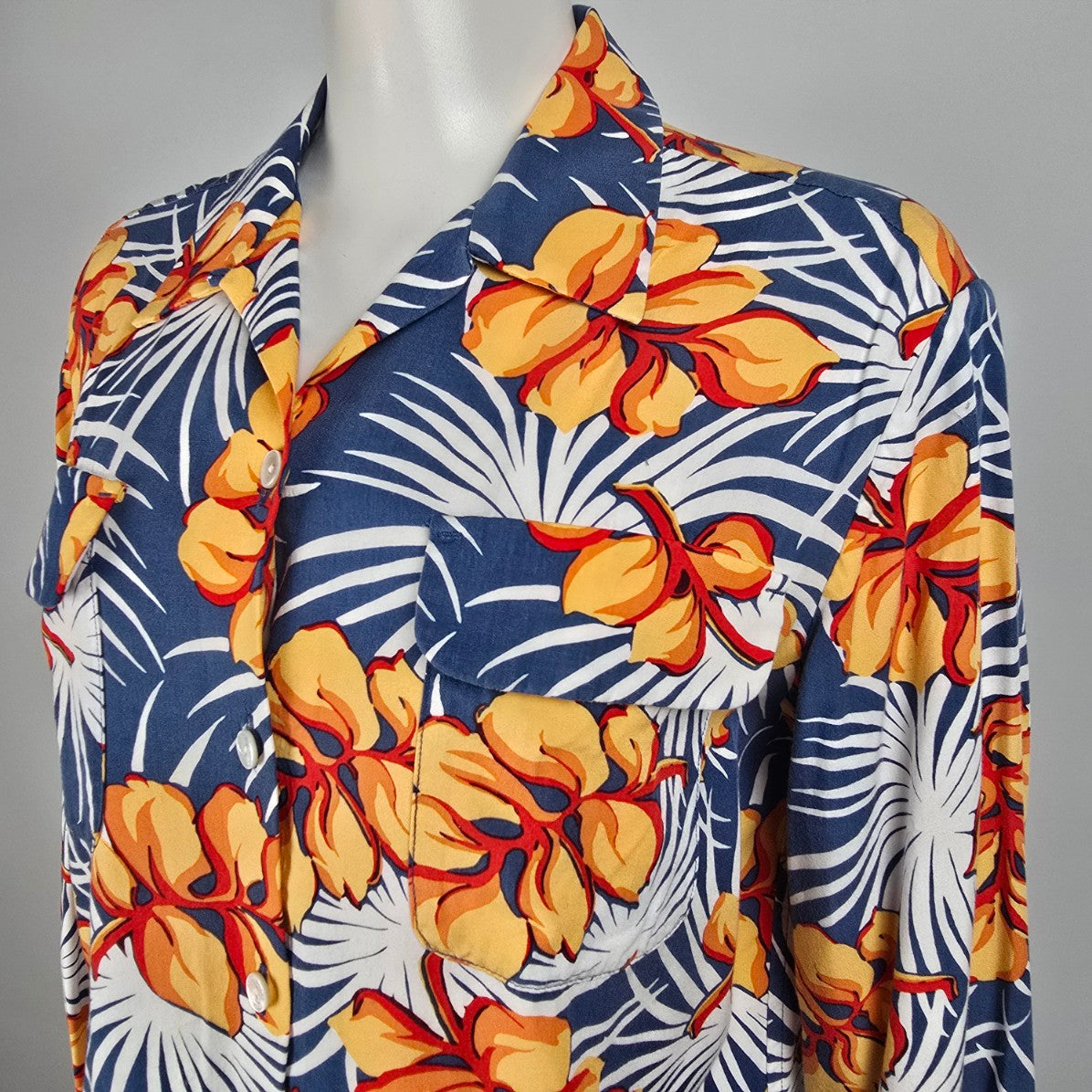 Relax Tommy Bahama Blue Tropical Print Button Up Blouse Top Size S