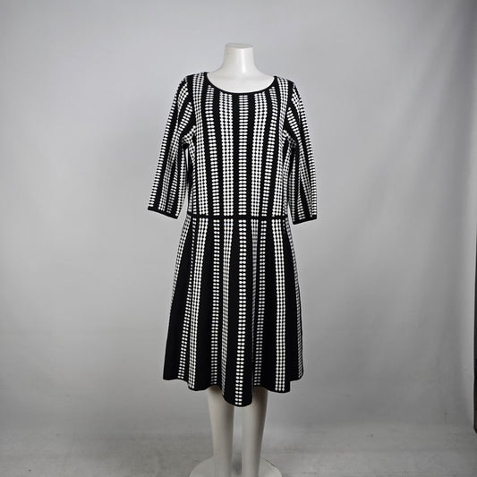 Danny and Nicole Black & White Knit Fit & Flare Dress Size 2X