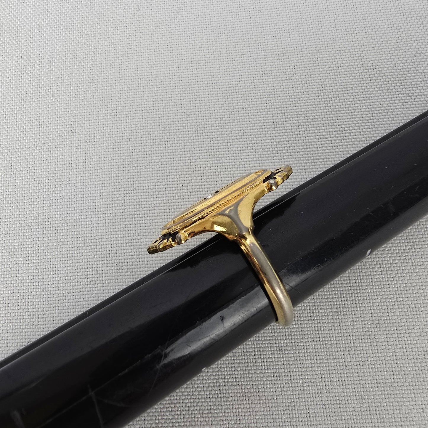 Vintage Avon Gold Tone Ring Size 7
