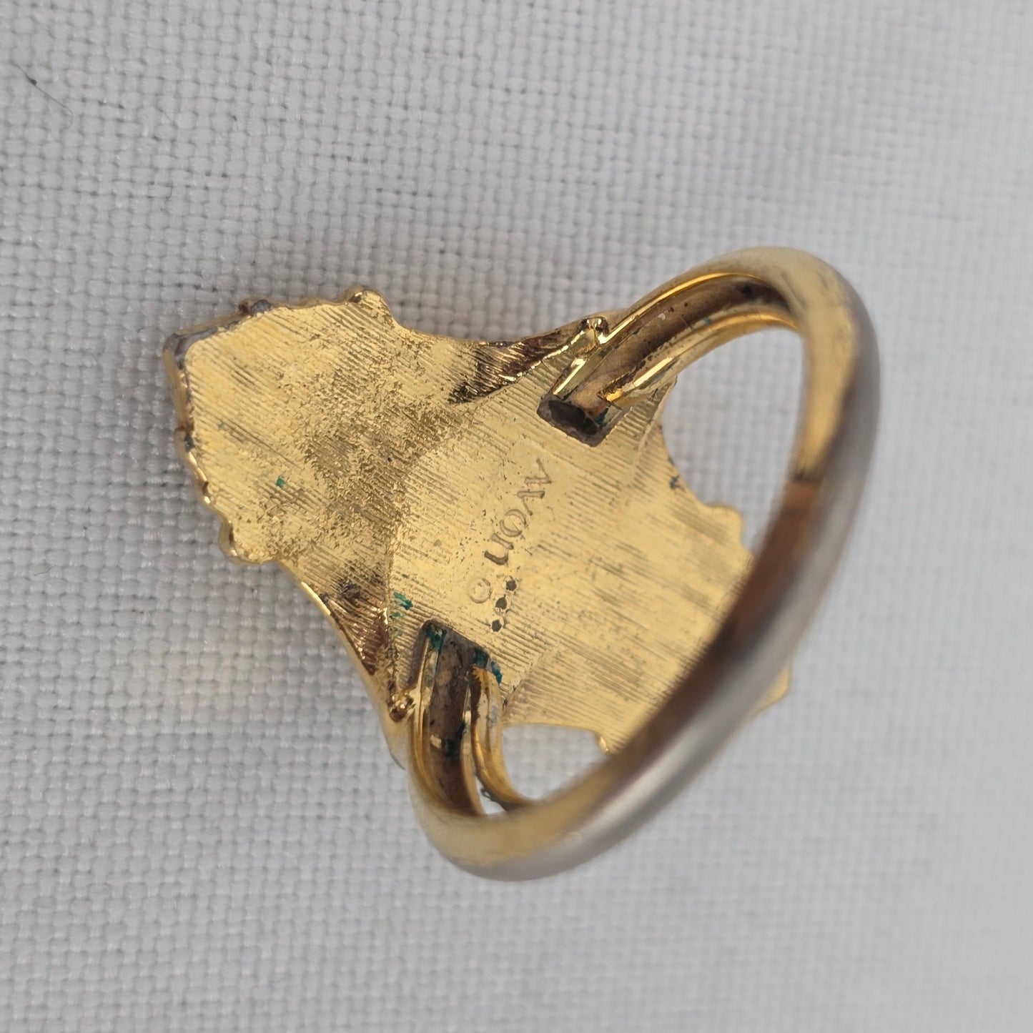 Vintage Avon Gold Tone Ring Size 7