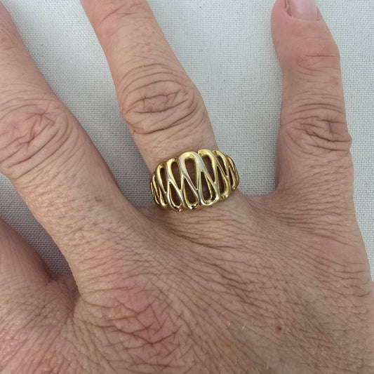 Vintage Gold Tone Ring 8.5