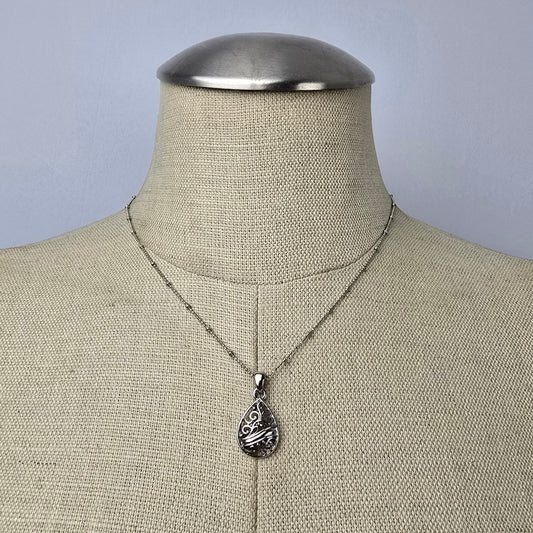 Lia Sophia Silver Tone Pendant Delicate Chain Necklace