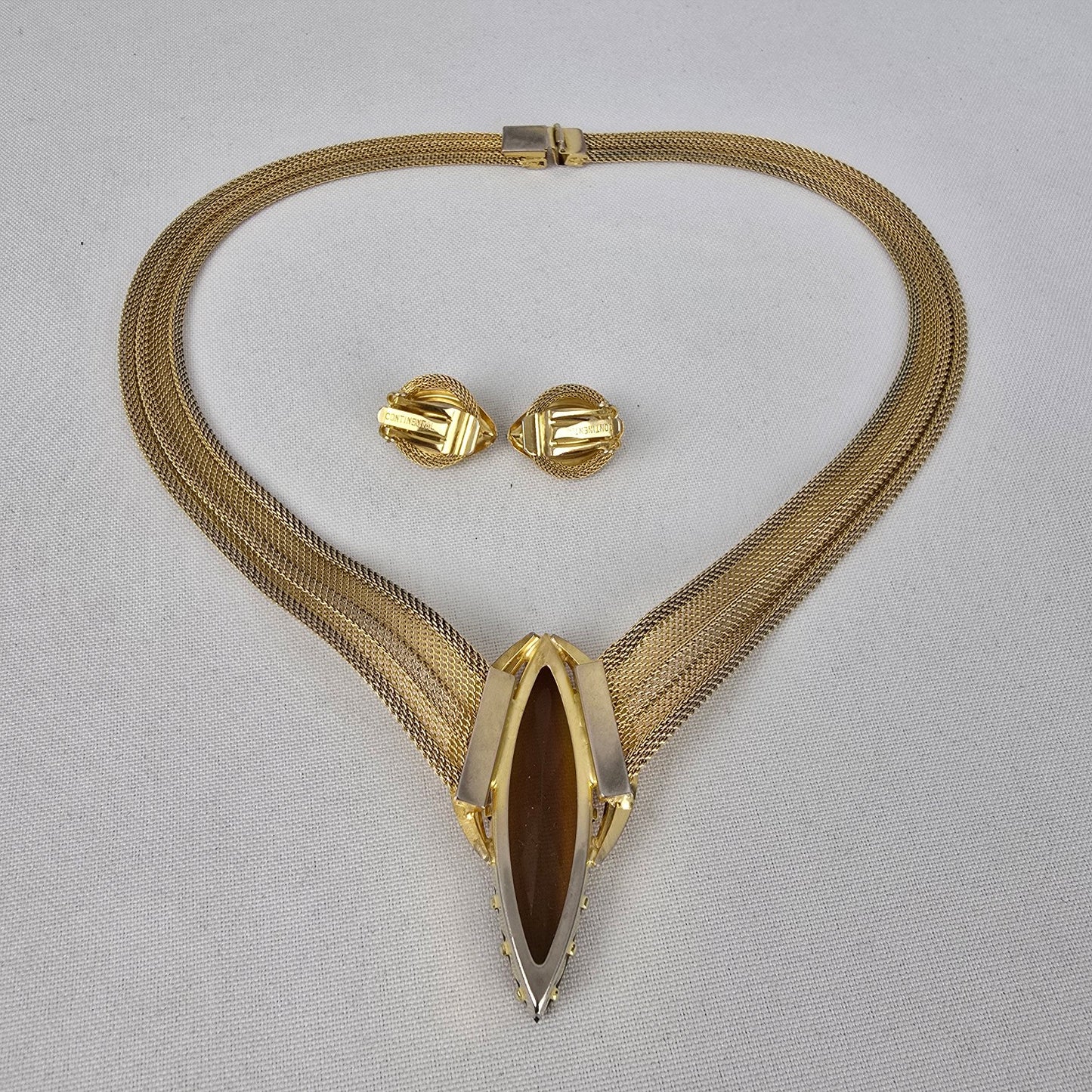 Vintage Gold Tone Brown Stone Statement Necklace & Clip On Earrings Set